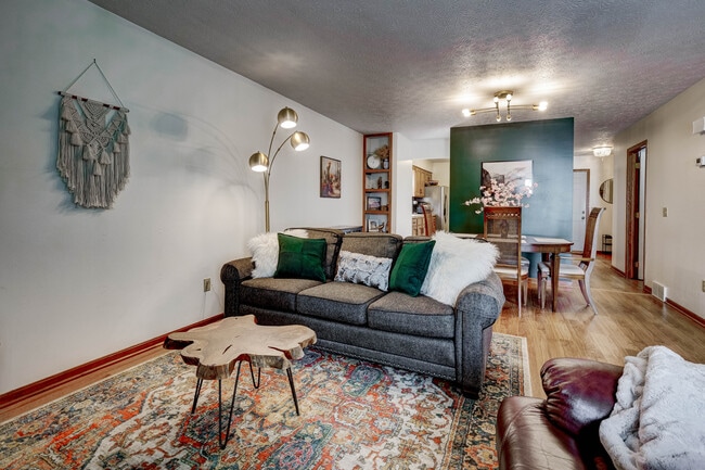 Photo - 6524 Blossomwood Cir NE