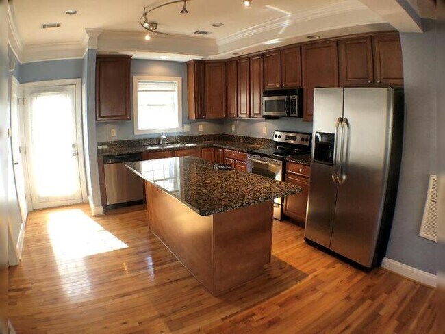 Charming 2BR + Den 2.5BA Townhome w/ Garage!
