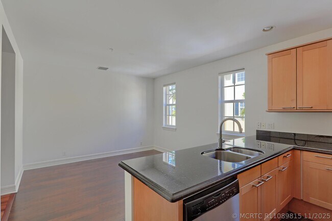 343 Flamingo Dr