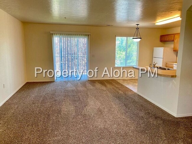 Photo - 1053 W Pine Ave