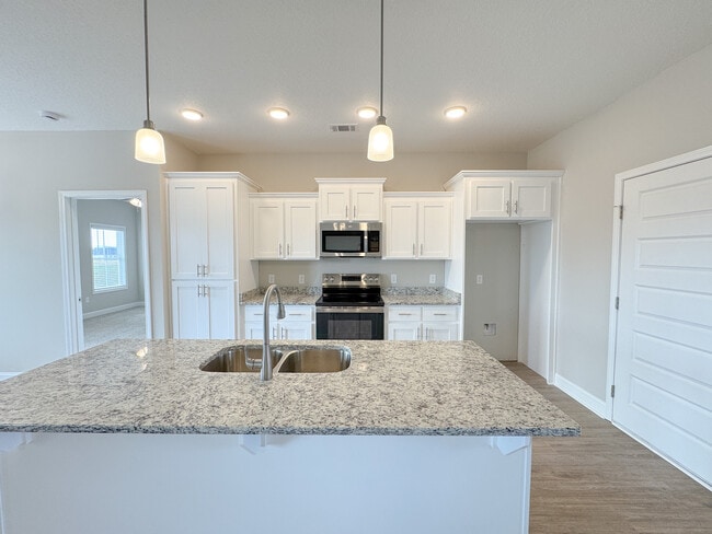 Photo - 310 Parkersburg Ln