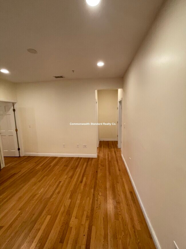 Photo - 1801 Beacon St Unit 4