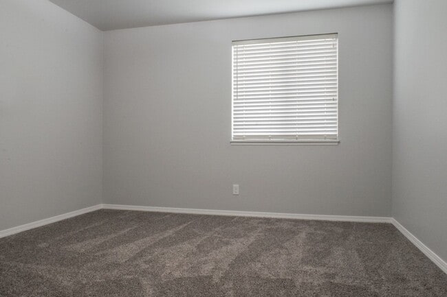 Photo - 7019-RLProperties Unit B