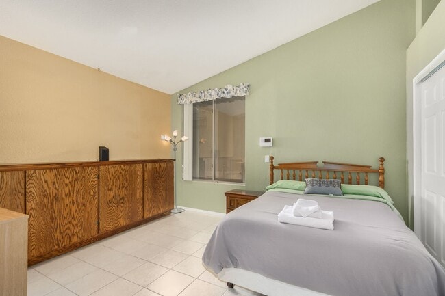 Photo - Spectacular 5 bdrm Home, OFFERS SOLAR ELECTRIC!
