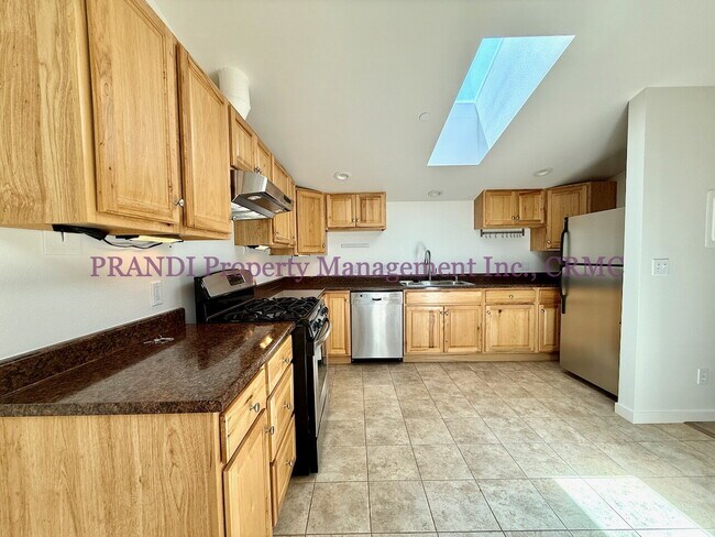 Photo - Top Floor Unit With Bonus Room in Gerstle ...