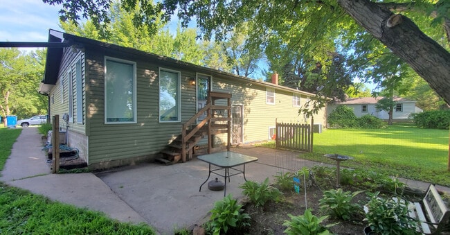 Photo - 732 Vernon Ave NW