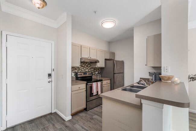 Photo - 4207 S Dale Mabry Hwy Unit Short term