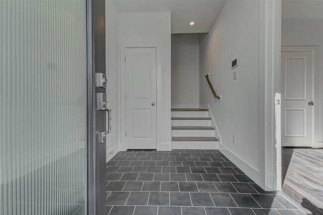 Photo - 5859 Dolores St