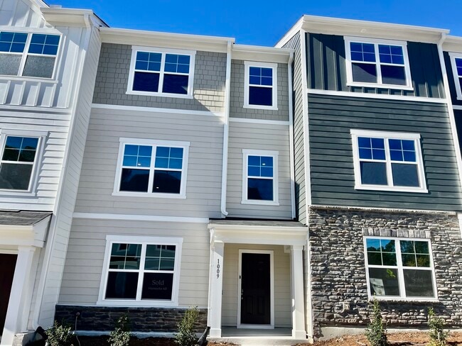 Building Photo - 1009 Belloak Wy