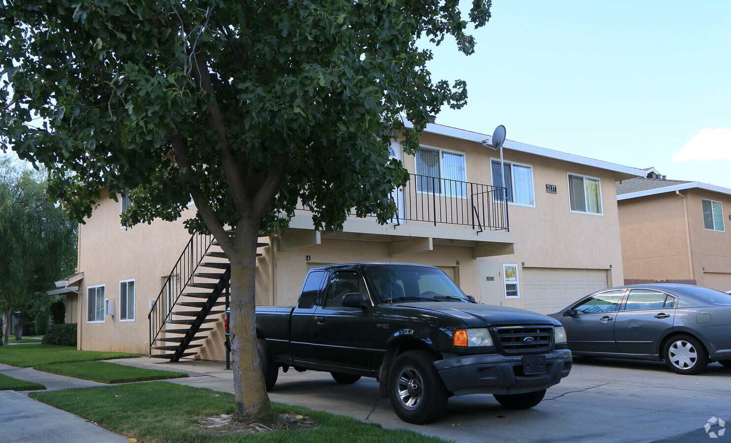 Photo - 2137 Chrysler