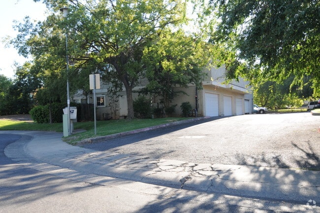 Photo - Engle Gardens