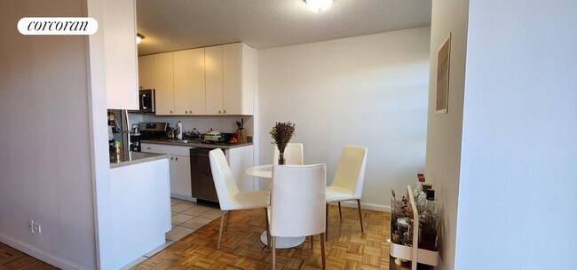 Photo - 175 W 90th St
