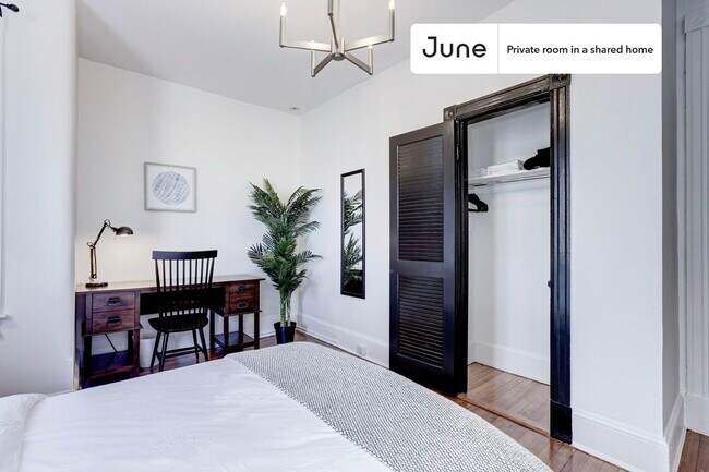 Room in Shared 4 bed/1.5 bath home in Capitol Hill
