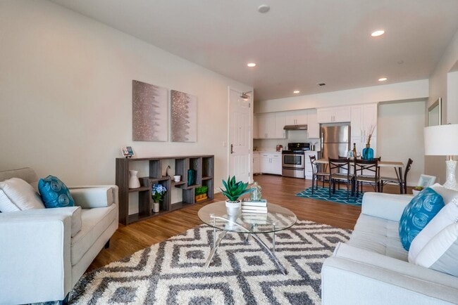 Photo - La Perla Apartments