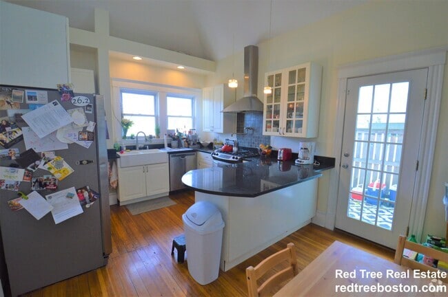 Building Photo - 14 Breck Ave Unit 2 Rental