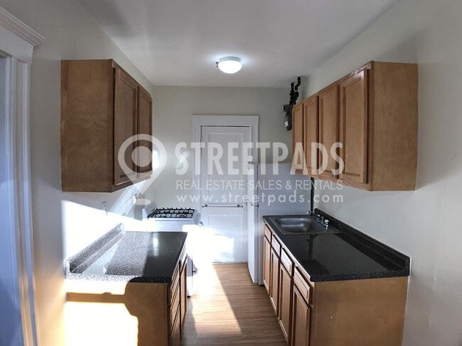 Building Photo - 1 bedroom in Boston MA 02215 Rental