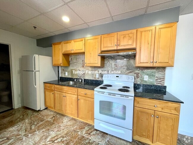 Building Photo - 72 Kneeland St Rental