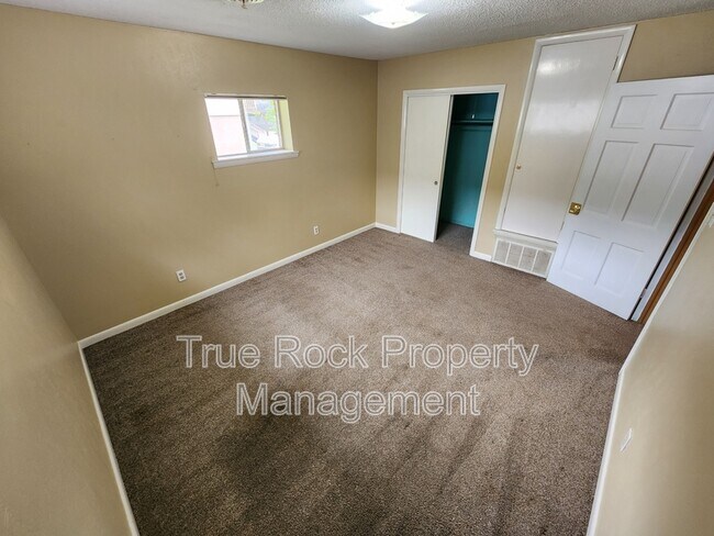 Photo - 1201 S High School St