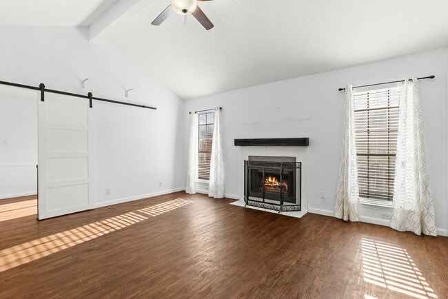 Photo - 1611 Somerset Dr