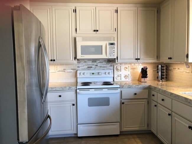 Photo - Charming Single Level 2br/2Ba Condo In Oak...