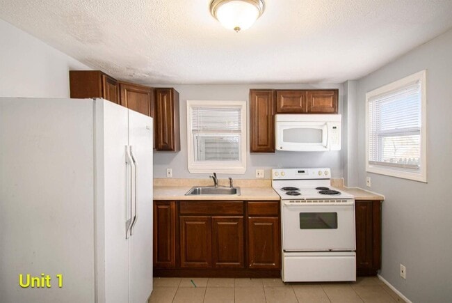 Photo - 1037 Bement St