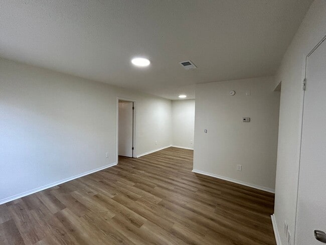 Photo - 3301 S 113th W Ave Unidad 1