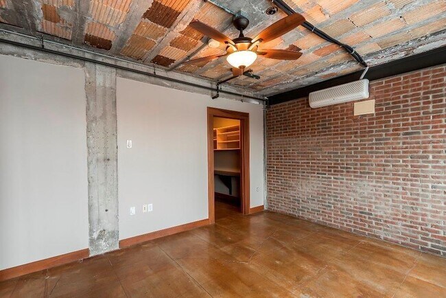 Photo - 2915 John R St Unit 504