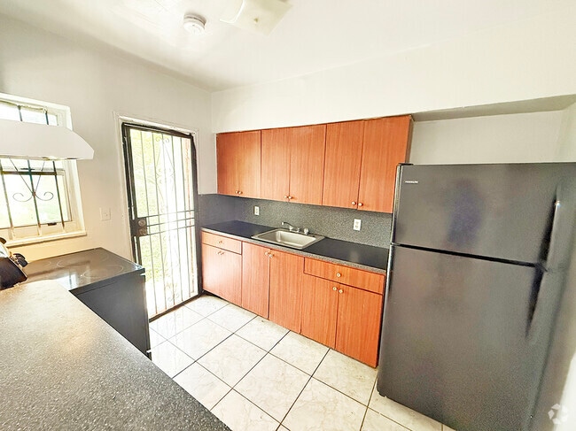 Building Photo - 531 NW 110th St Rental