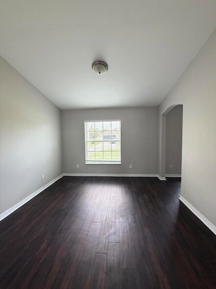 Photo - 581 NW Goldcoast Ave