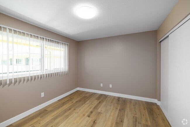 2BR, 1.5BA - 952SF - Bedroom