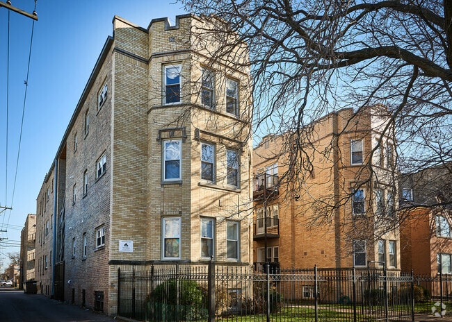 Building Photo - 6341 N Washtenaw Ave Unit 3E Rental