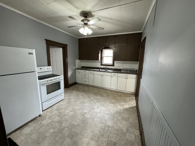 Photo - 509 Tassa St