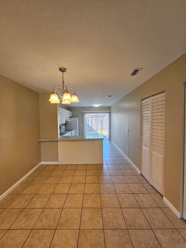 Photo - 4768 Orleans Ct Unidad B