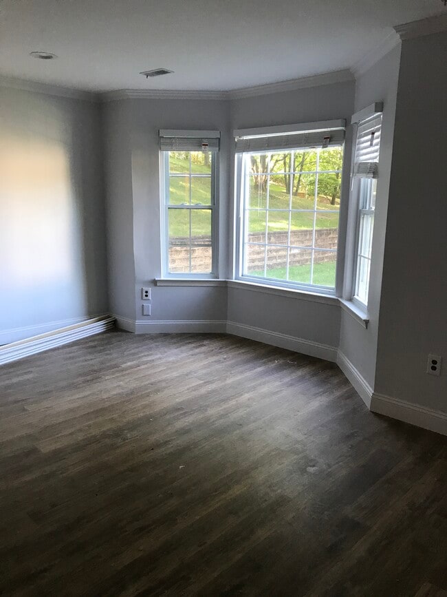 Photo - 159 Devon Ct