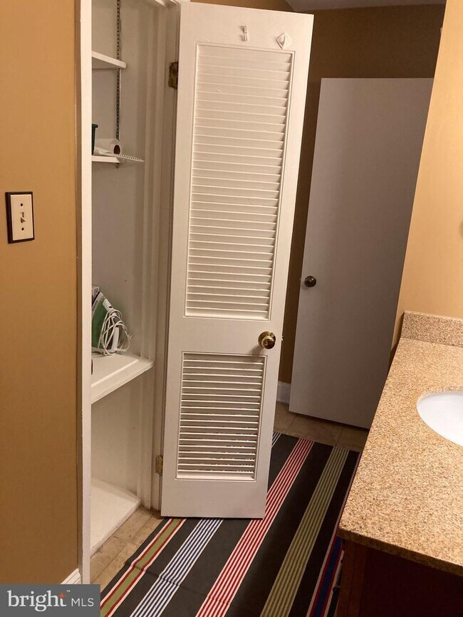 Photo - 1004 Yardley Commons