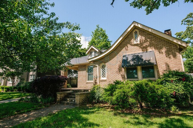 Photo - Yellow Bungalow in Hillcrest