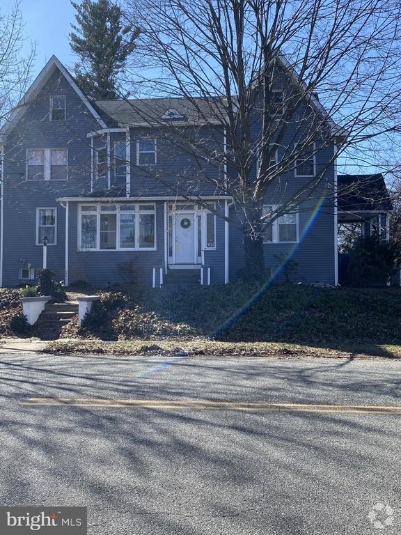 Building Photo - 360 Elm Ave Unit D Rental