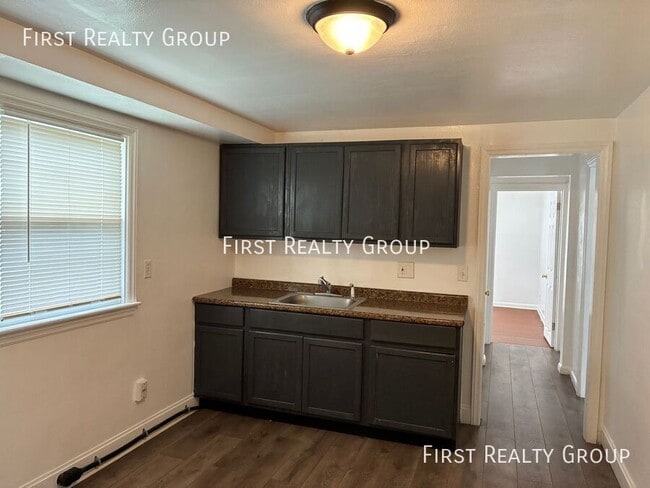 Photo - 3858 Haney Rd Unidad #B