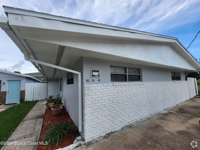 Building Photo - 38 Elton St Rental