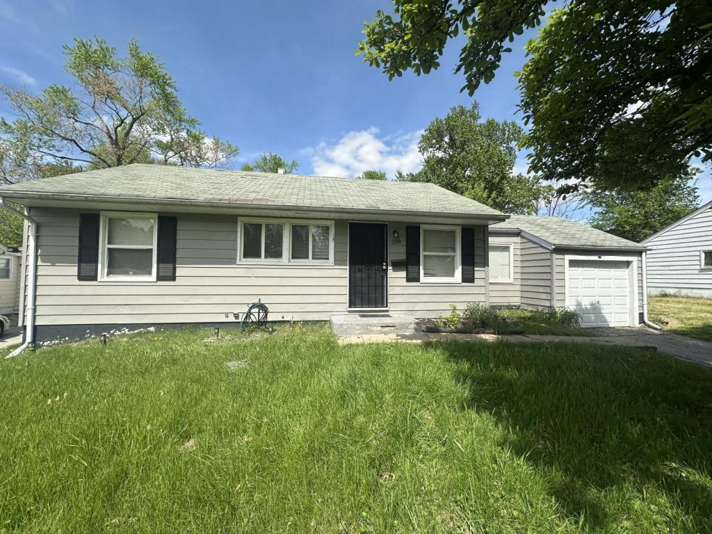 Photo - 209 Estridge Rd House