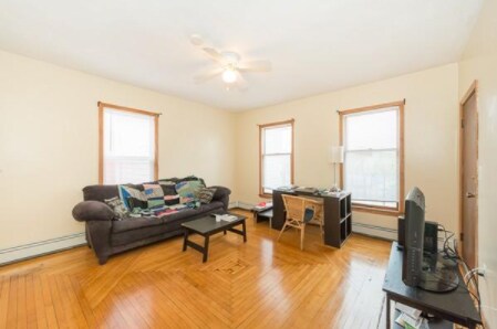 Photo - 585 Somerville Ave