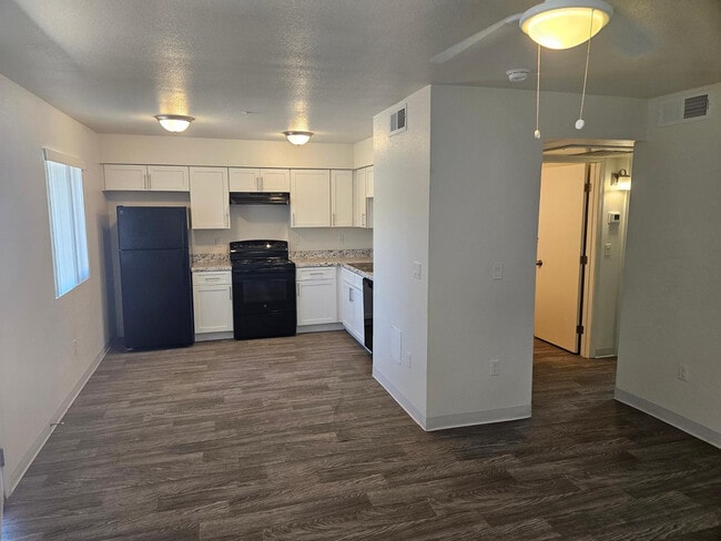 Photo - 1241 E Cinnabar Ave Unit 102A