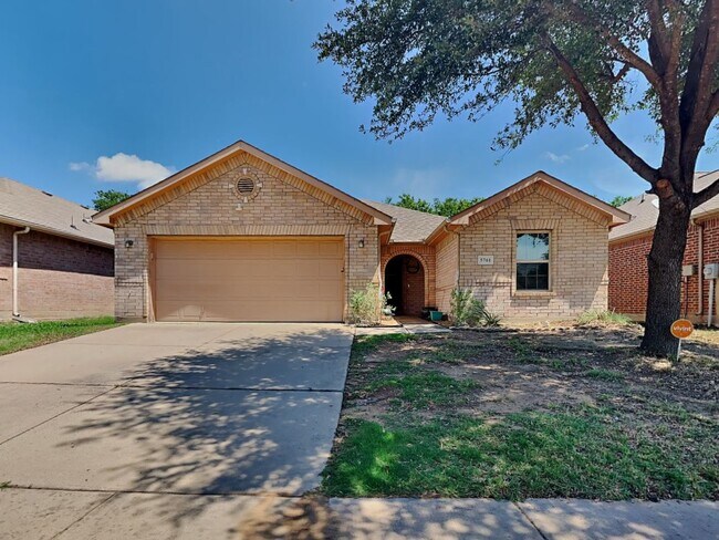MOVE IN READY NOW IN KELLER ISD! 3 Bedroo... - MOVE IN READY NOW IN KELLER ISD!  3 Bedroo... House