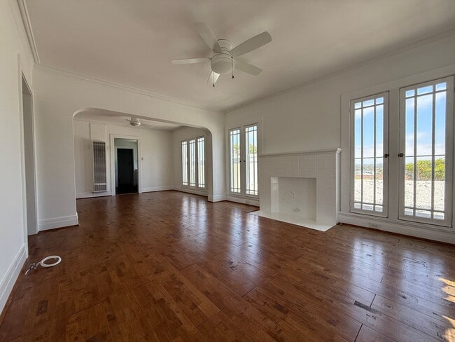 Photo - 208 4th Ave Unit 208