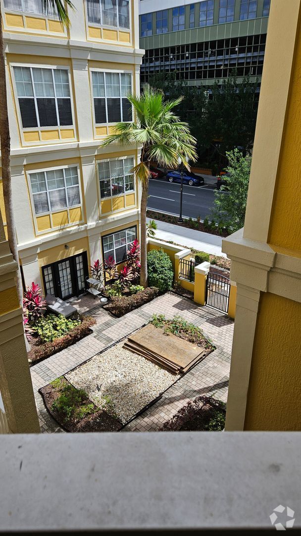 Building Photo - Downtown 2/2 Condo with view of Orange Ave