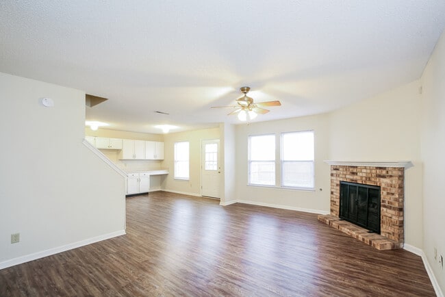 Photo - 10740 Glenayr Dr