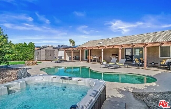 Photo - 68325 Peladora Rd