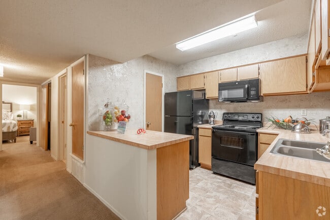 3BR, 2BA - 1200SF