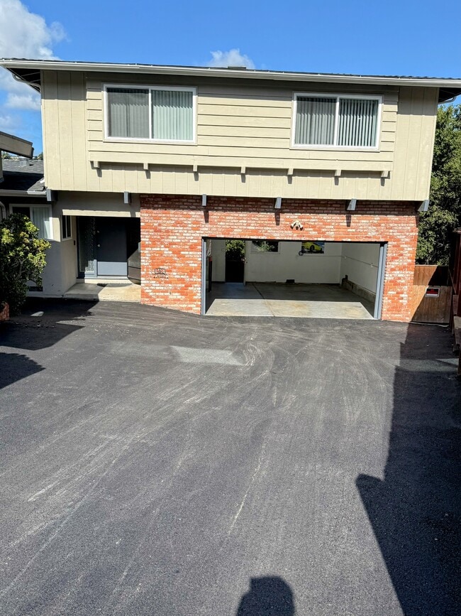Building Photo - 376 Caprino Way Unit Home B
