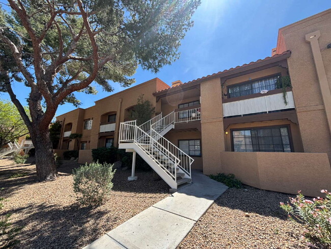 Building Photo - 2 Bed, 2 Bath condo, ground floor Unit 108